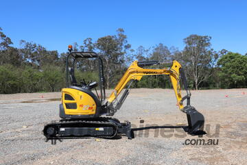 U27 Yuchai Mini Excavator 2.6T Package Offer with 3 Buckets + Hydraulic Hitch included!