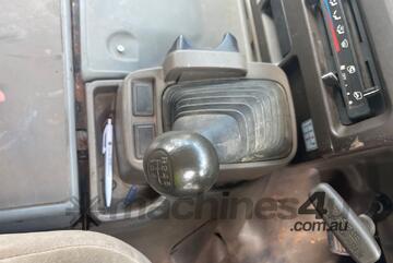 2010 Mitsubishi BE600 Rosa Bus