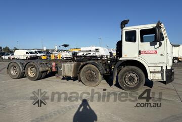 2015 Iveco Acco 2350 8x4 Cab Chassis