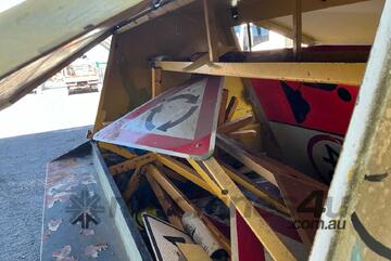 1999 El / Gra Enclosed Box Trailer