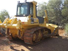 Komatsu D65EX-15EO - picture0' - Click to enlarge