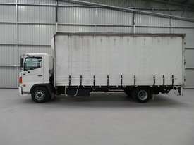 2006 Hino FC Taut Liner - picture0' - Click to enlarge
