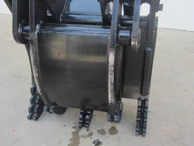 Hydraulic Rock Grab to suit 8-10t Excavators - picture1' - Click to enlarge