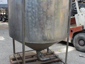Stainless conical bottom tank  mount for agitator  - picture0' - Click to enlarge