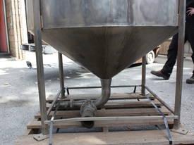 Stainless conical bottom tank  mount for agitator  - picture2' - Click to enlarge