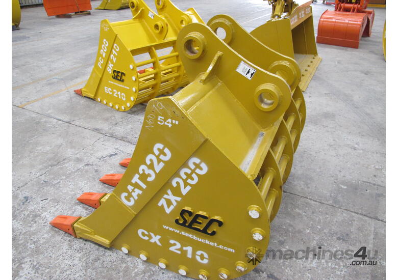 SEC 20 Ton Sieve Bucket for CAT320 - Includes Pin, 1380mm Width, 75mm Gap