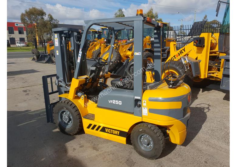caption Victory VF25G Std dual fuel Forklift