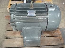 TECO 60HP 3 PHASE ELECTRIC MOTOR/ 2800RPM - picture1' - Click to enlarge