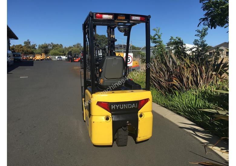 caption Hyundai Electrric Forklift BTR15 1.5T