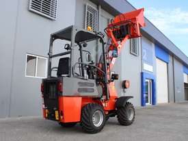 NEW Everun ER06 1470kg Wheel Loader with Standard Bucket, 4 in 1 Bucket and set of forks - picture1' - Click to enlarge