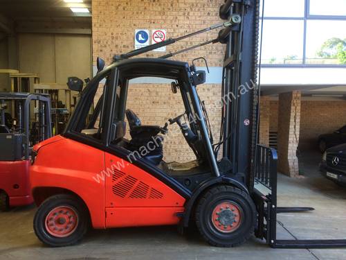 LINDE 2009 roll out diesel 5 ton 5.4m