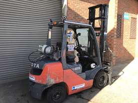 Toyota  LPG / Petrol Counterbalance Forklift - picture1' - Click to enlarge