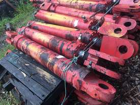 hydraulic cylinders - picture0' - Click to enlarge