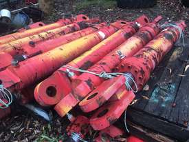 hydraulic cylinders - picture0' - Click to enlarge