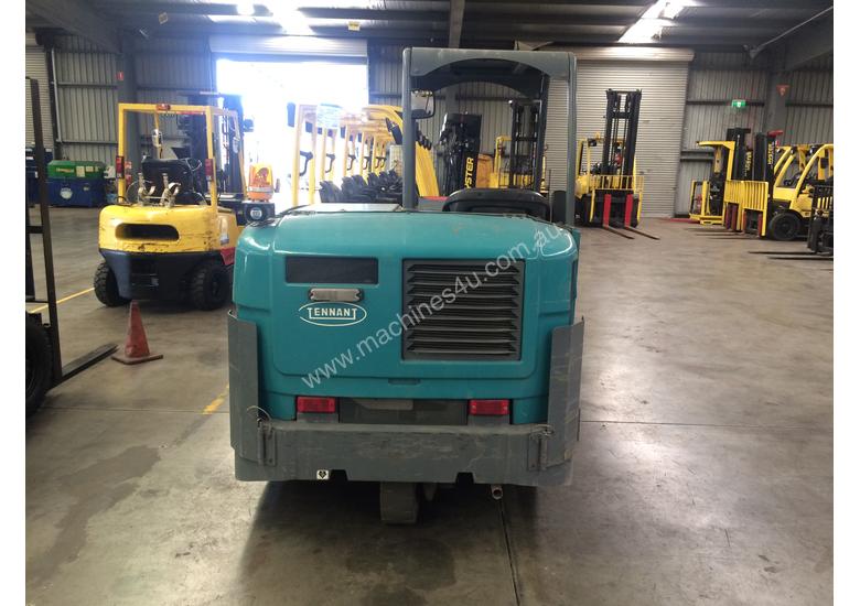 caption Ride-on Sweeper/Scrubber