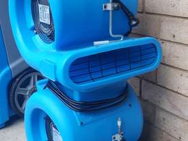 Carpet Fans / Blowers Near New    50 in stock - picture0' - Click to enlarge