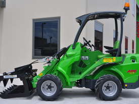 Avant 528 Mini Loader W/ HD Log Grab - picture0' - Click to enlarge