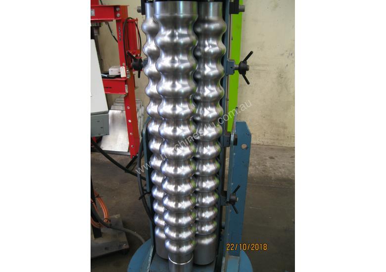 caption Hayes Horizontal Vertical Corrugated Rolls