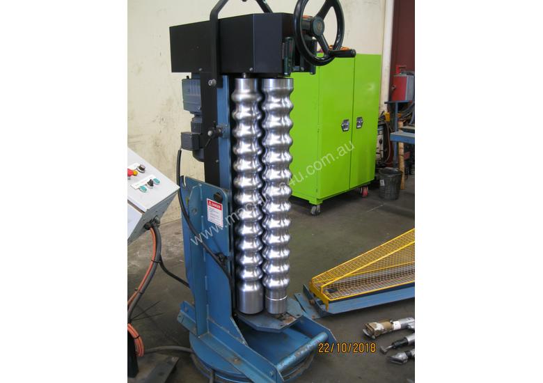 caption Hayes Horizontal Vertical Corrugated Rolls