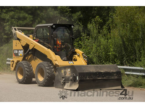 CATERPILLAR® 272D2 SKID STEER LOADER