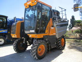 Self Propelled Grape Harvester - picture0' - Click to enlarge