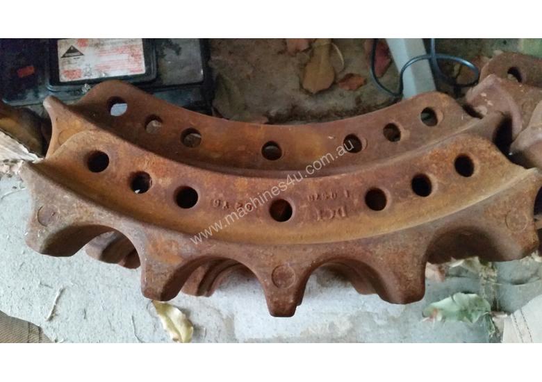 caption CAT D7 Drive sprockets