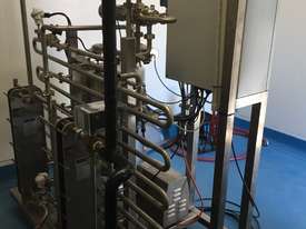 Pasteurizer 1000lts per hour - picture0' - Click to enlarge