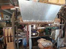 Wood sawdust press - picture1' - Click to enlarge