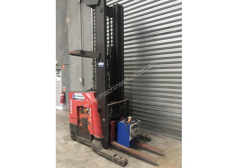 caption Raymond 7400 Reach Forklift Forklift