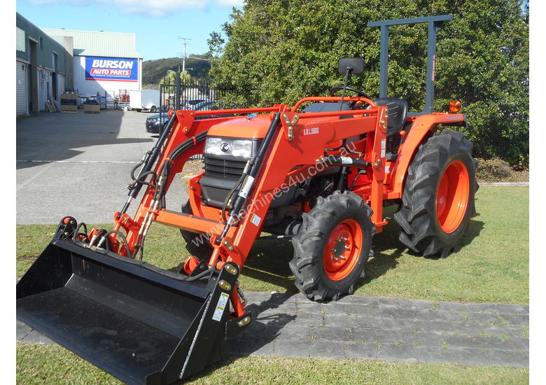 caption KUBOTA 35HP TRACTOR