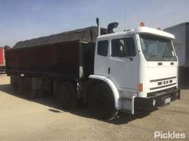 1999 International ACCO 2350G - picture0' - Click to enlarge