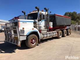 2004 Kenworth C501 - picture2' - Click to enlarge