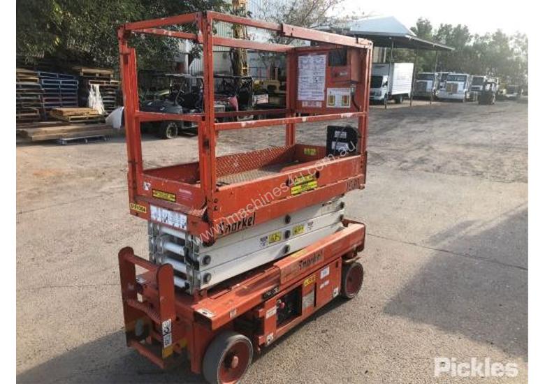 caption 2009 Snorkel S1930