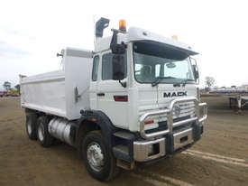 Mack MAXTER Cab chassis Truck - picture2' - Click to enlarge
