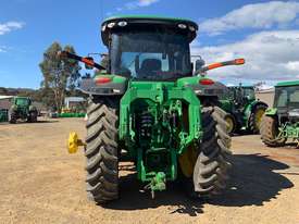 John Deere 8235R Row Crop Tractor - picture2' - Click to enlarge