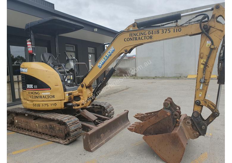 caption USED 2007 CAT 303CCR EXCAVATOR 3.5T + BUCKETS & AUGER DRIVE