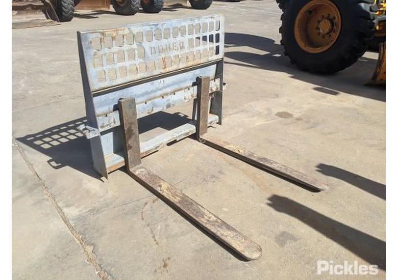 caption Bobcat Fork Tines Attachment