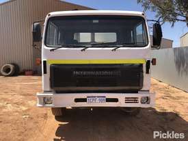 1993 International Acco 2350E - picture1' - Click to enlarge