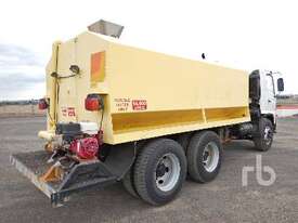 HINO FM1J Water Truck - picture2' - Click to enlarge