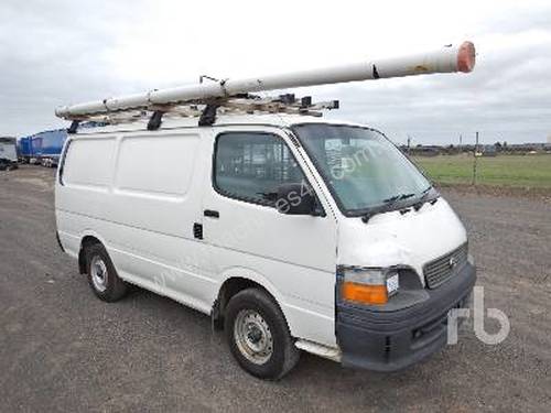 TOYOTA HIACE Van