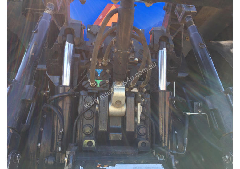 caption New Holland T8-435 Tracked Tractor