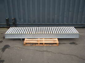 Motorised Roller Conveyor - 2.7m long - picture0' - Click to enlarge