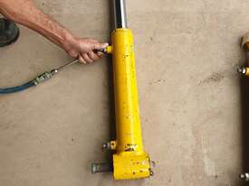 Double Acting Hydraulic Ram OD 75mm Stroke 285mm (One Only) - picture1' - Click to enlarge