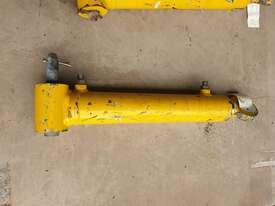 Double Acting Hydraulic Ram OD 75mm Stroke 285mm (One Only) - picture2' - Click to enlarge