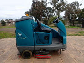 Tennant T16 H2O Eco Sweeper Sweeping/Cleaning - picture0' - Click to enlarge