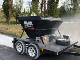 ShoulderMaster SP1000 1T Binder Spreader Trailer - Hire - picture0' - Click to enlarge