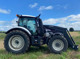 Valtra  T154 Active FWA/4WD Tractor - picture2' - Click to enlarge