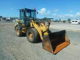 Caterpillar 908H Wheeled Loader - picture2' - Click to enlarge