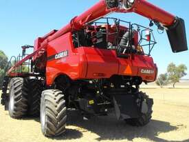 CASE IH 7240 + 3050 Vario  Combine & Front - picture1' - Click to enlarge