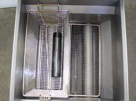 Fed RC300E Single Pan Fryer - picture1' - Click to enlarge